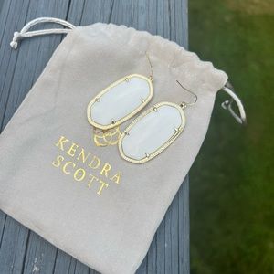 Kendra Scott Elle Gold Drop Earrings in White Pearl